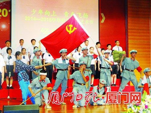 游客欢乐背后,一群人在默默守护